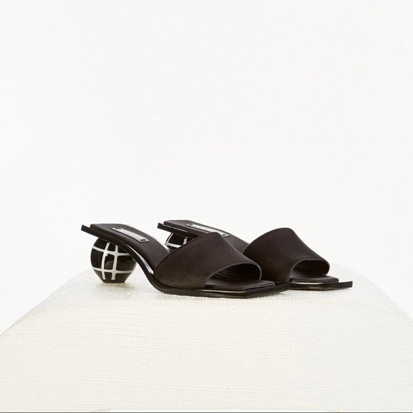 Tao Grid Sandal -Cult Gaia size 36.5 (6.5 US) - Picture 4 of 10